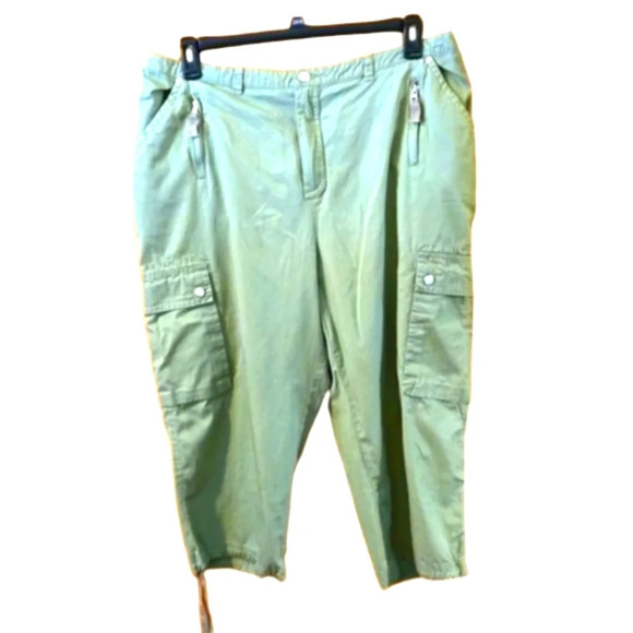 Liz & Me Sage Green Cargo / Utility Shorts Women Size 20W - Picture 1 of 15